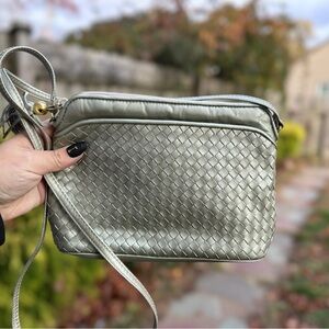 Vintage GANSON Silver Metalic Woven Leather Crossbody Bag With Tassel